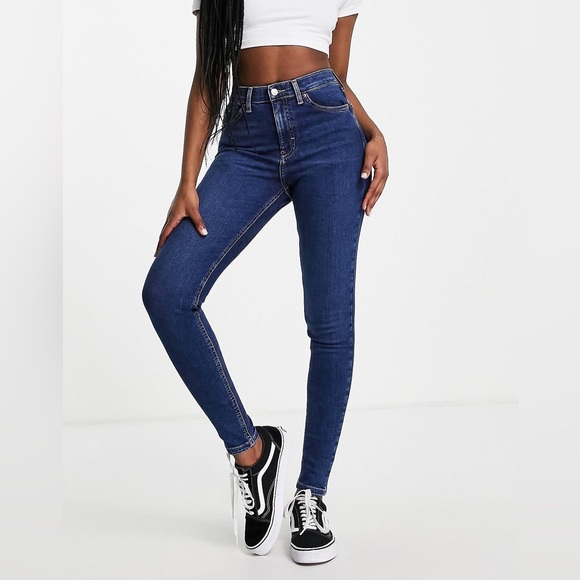 Topshop Jamie Jeans with Raw Hem - Picture 1 of 9